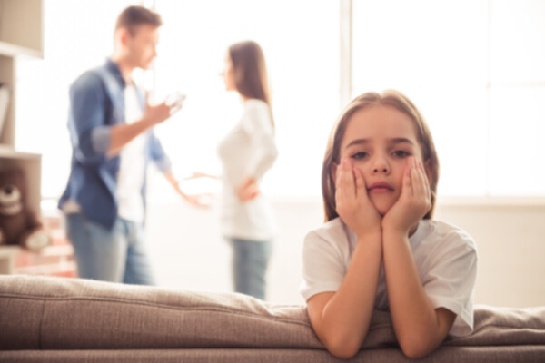 ¿Cómo afecta un divorcio con hijos?