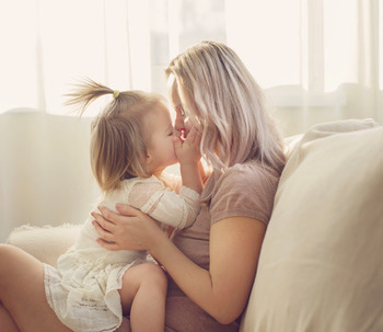 ¿Qué es la parentalidad positiva? 8 Consejos para seguir este estilo de crianza