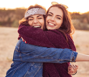 7 Beneficios de los abrazos y sus diferentes significados psicológicos