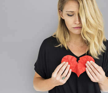 'Me han roto el corazón': ¿Cómo nos afecta un desengaño amoroso?