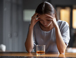¿Cómo ayudar a una persona alcohólica? 6 Consejos para hacerle reaccionar