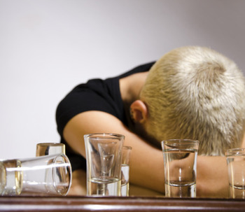 El alcoholismo en los jóvenes, ¿Cuáles son sus consecuencias y sus causas?