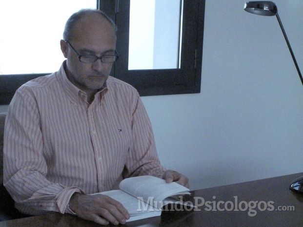 Juan Ángel, Psicólogo
